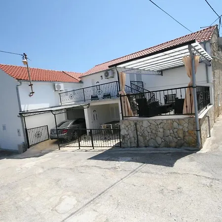 House Sakarun בית נופש *