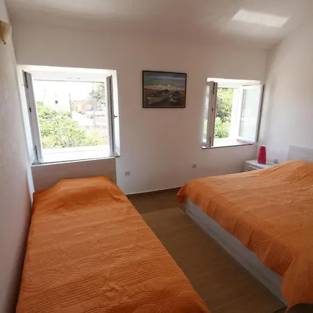 House Sakarun بيت للعطل *