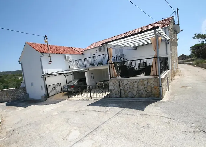 House Sakarun בית נופש *