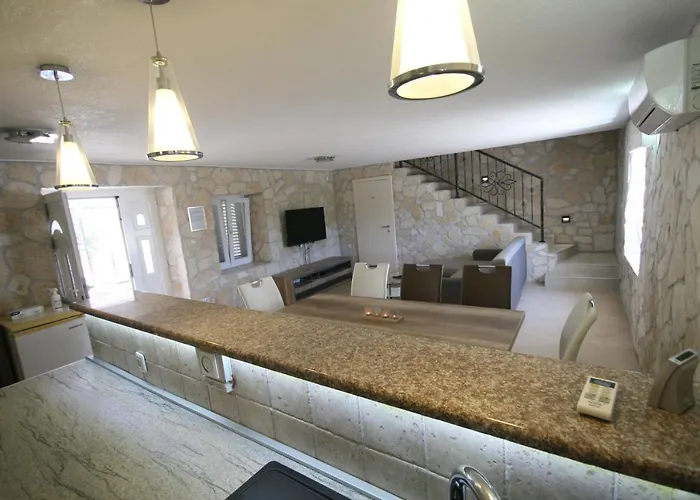 House Sakarun בית נופש
