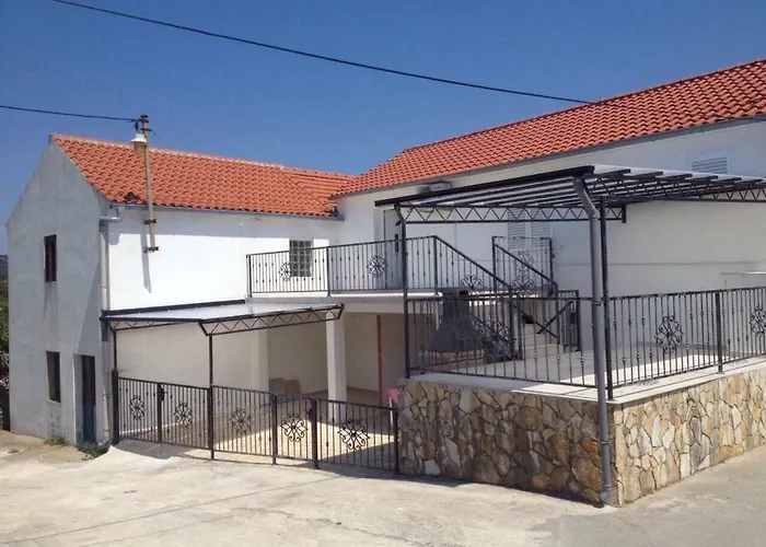 House Sakarun * Veli Rat