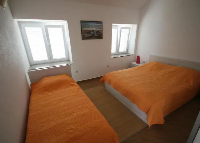 Semesterbostad House Sakarun *