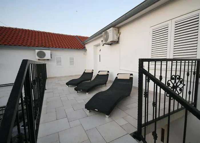 House Sakarun * Veli Rat