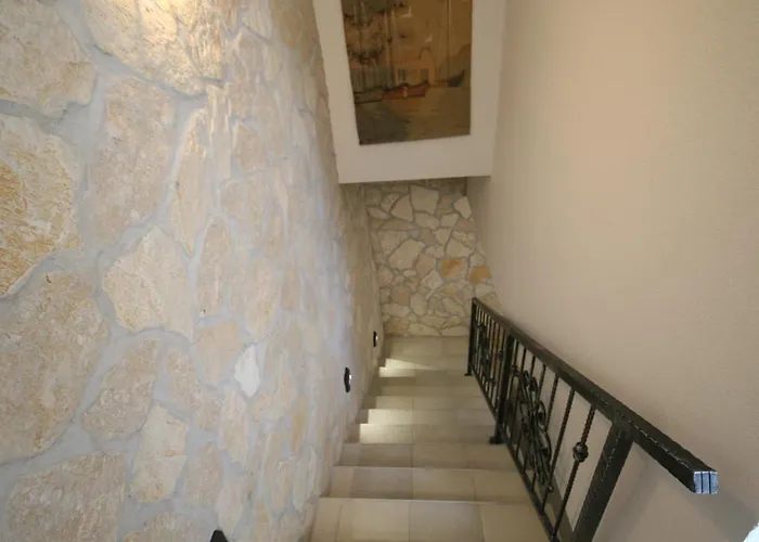 House Sakarun * Veli Rat