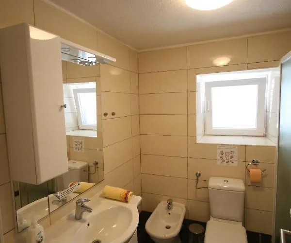 House Sakarun Semesterbostad